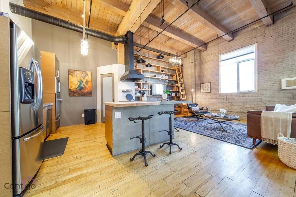 Historic Jd Loft, Near Ice District, Rogers Place, Ug Parking Edmonton Eksteriør billede